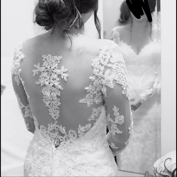 Wedding Gown - Picture 7 of 8